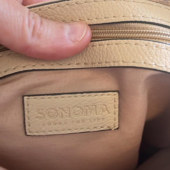 Sonoma shoulder purse. Multi-pockets and sections. Used less than 5 times. - Picture 7 of 11